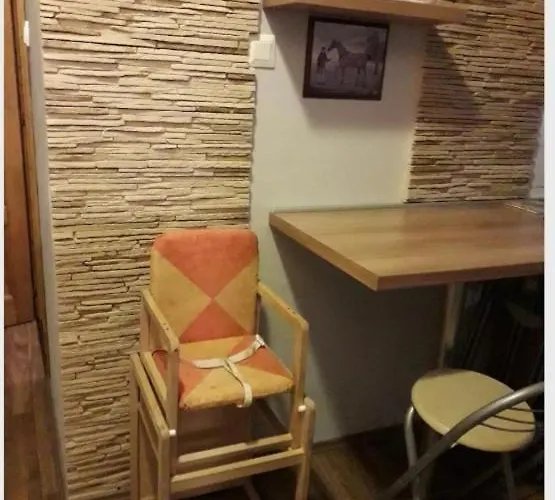 Hunyadi Utcai Garzon *